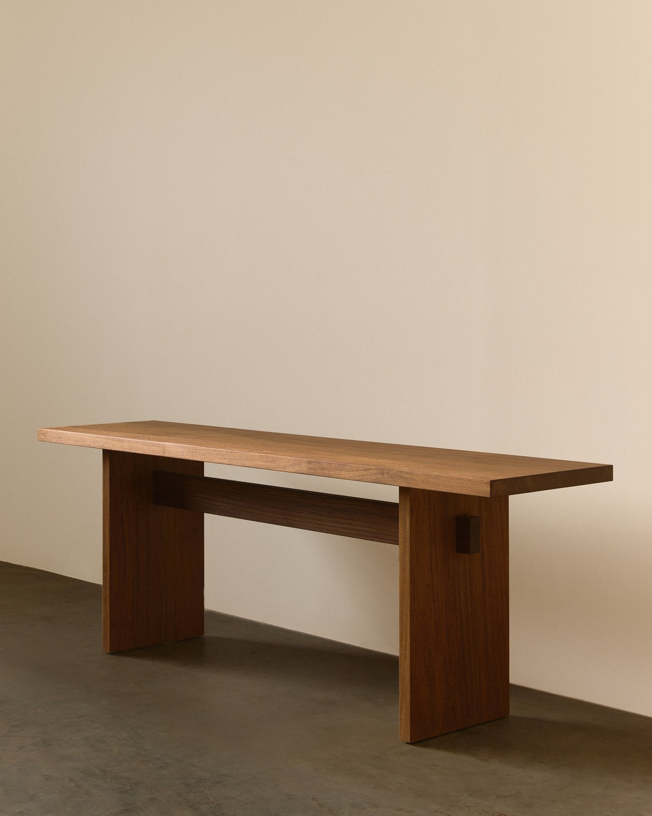 Iroko outdoor console 