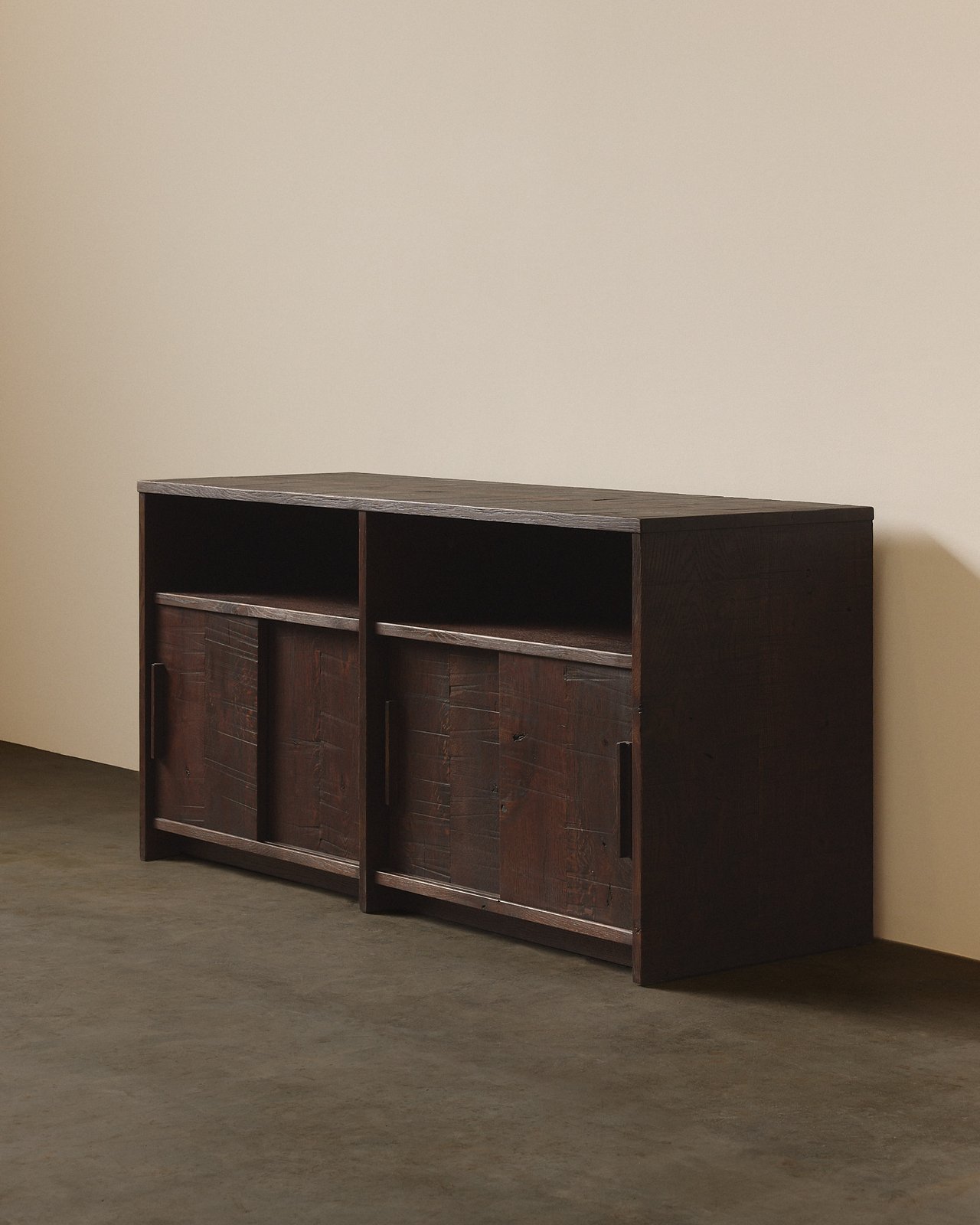 Rustic console in Dark Brown White Oak
