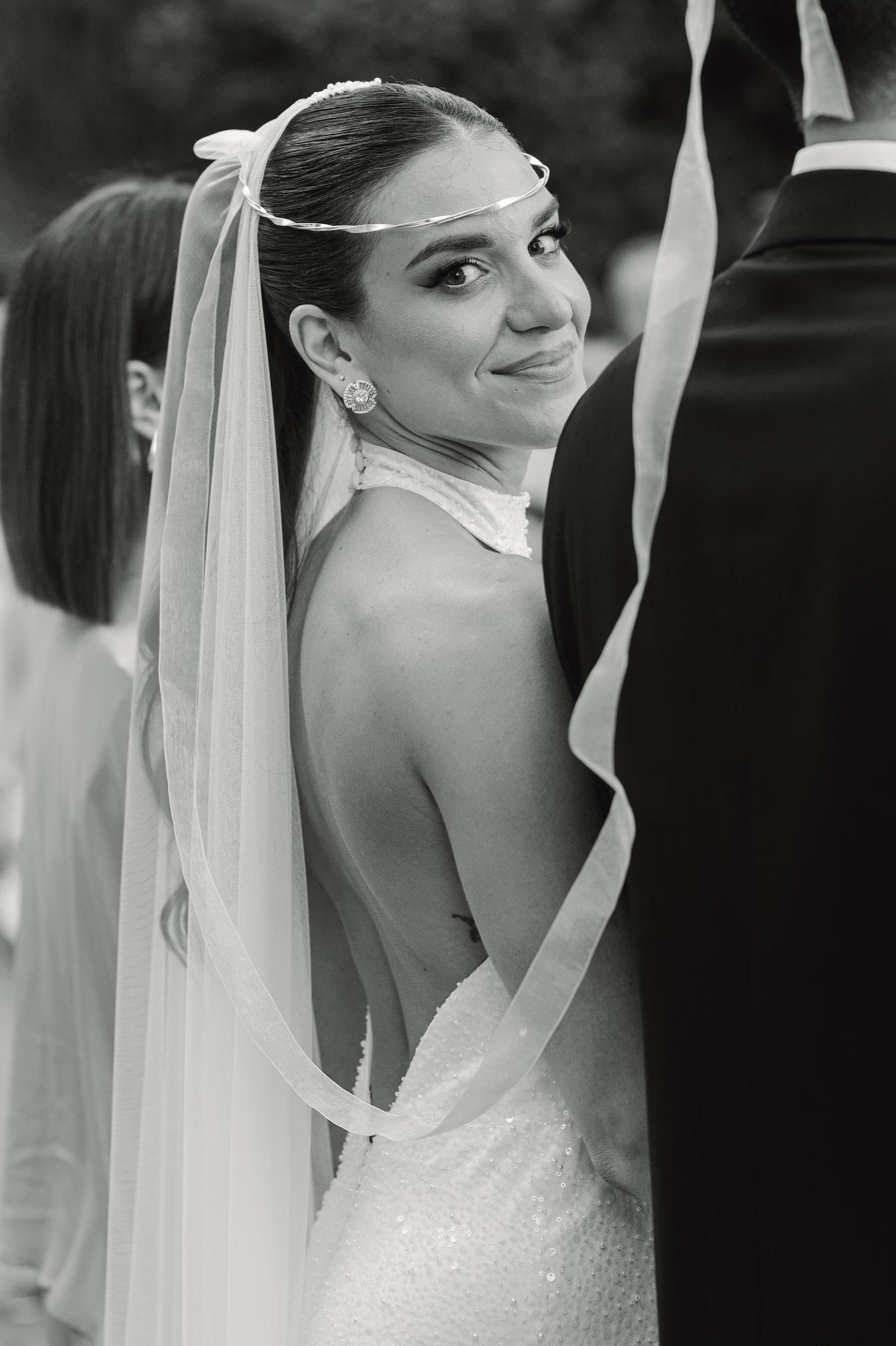 beautiful spontaneous portrait of bride in black and white