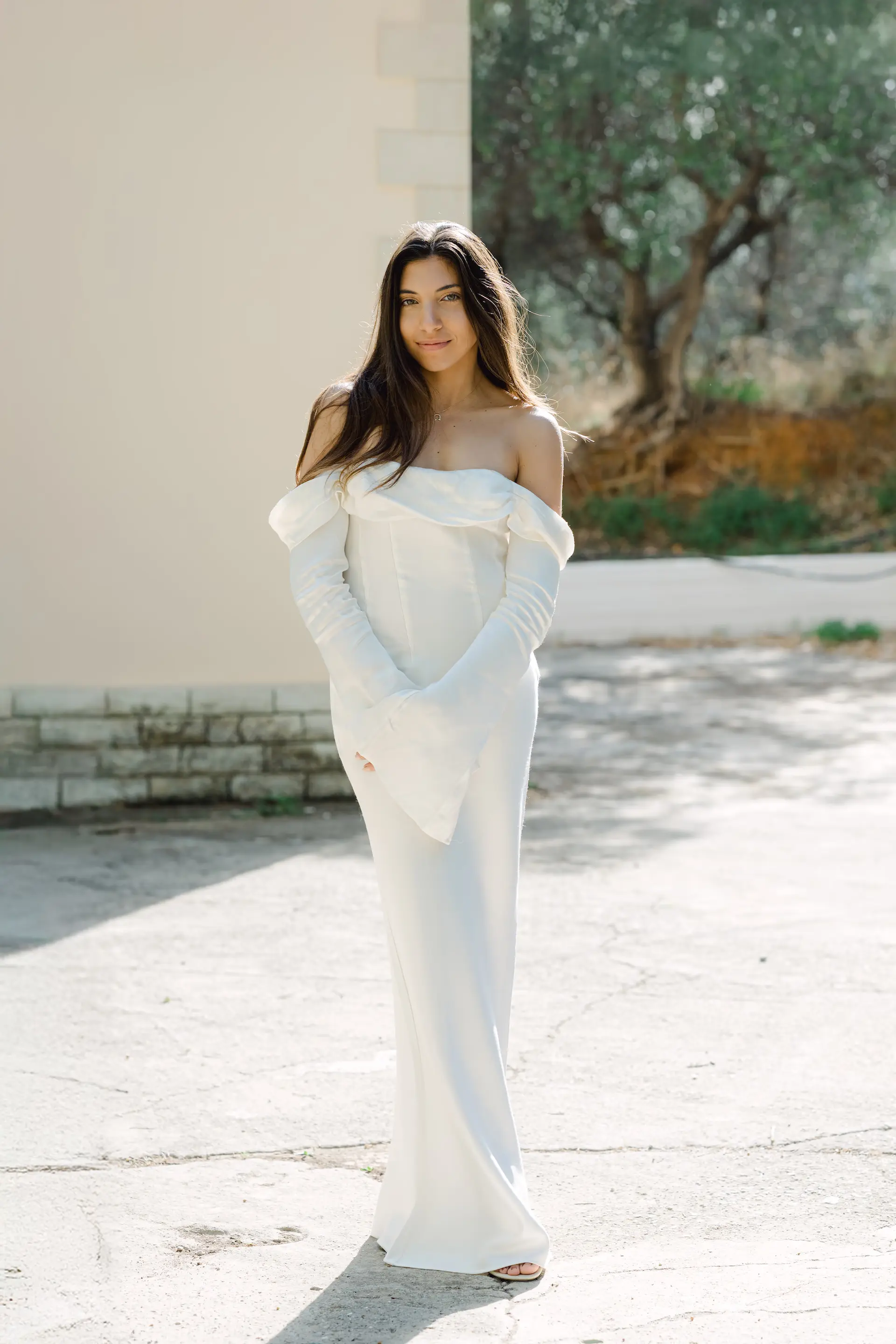 elegant portrait of the bride sunkissed 