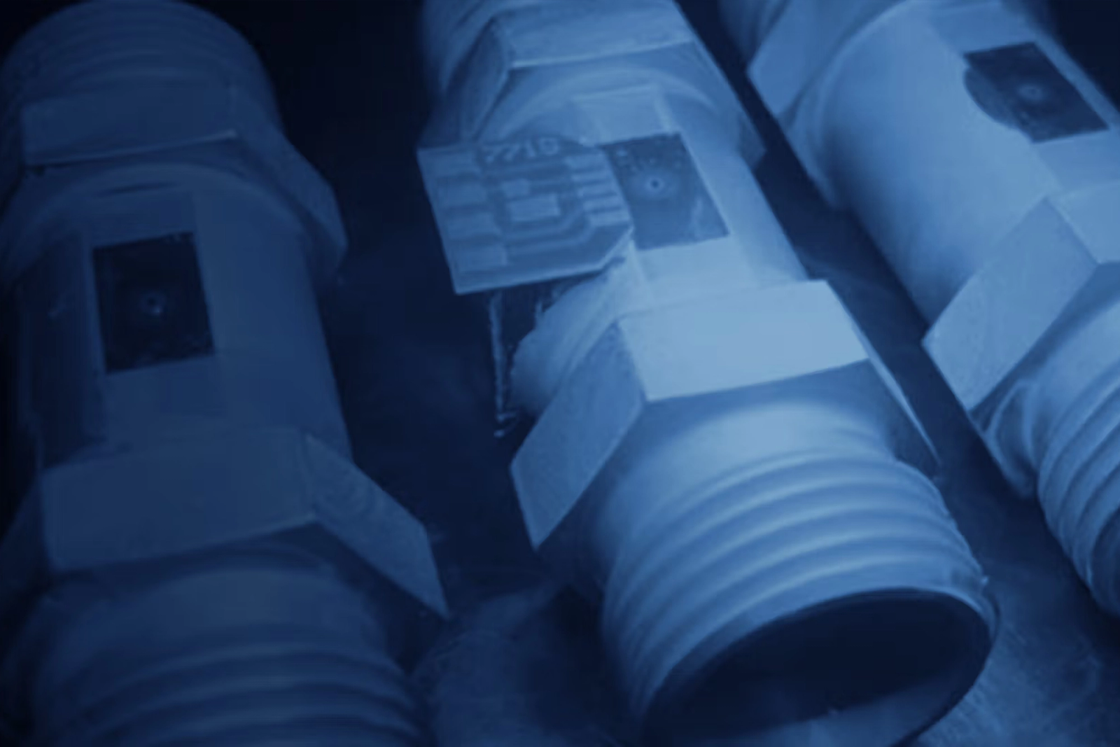 Non-invasive pressure sensor