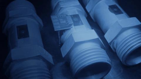 Circuit board with traces and a chipset at the center