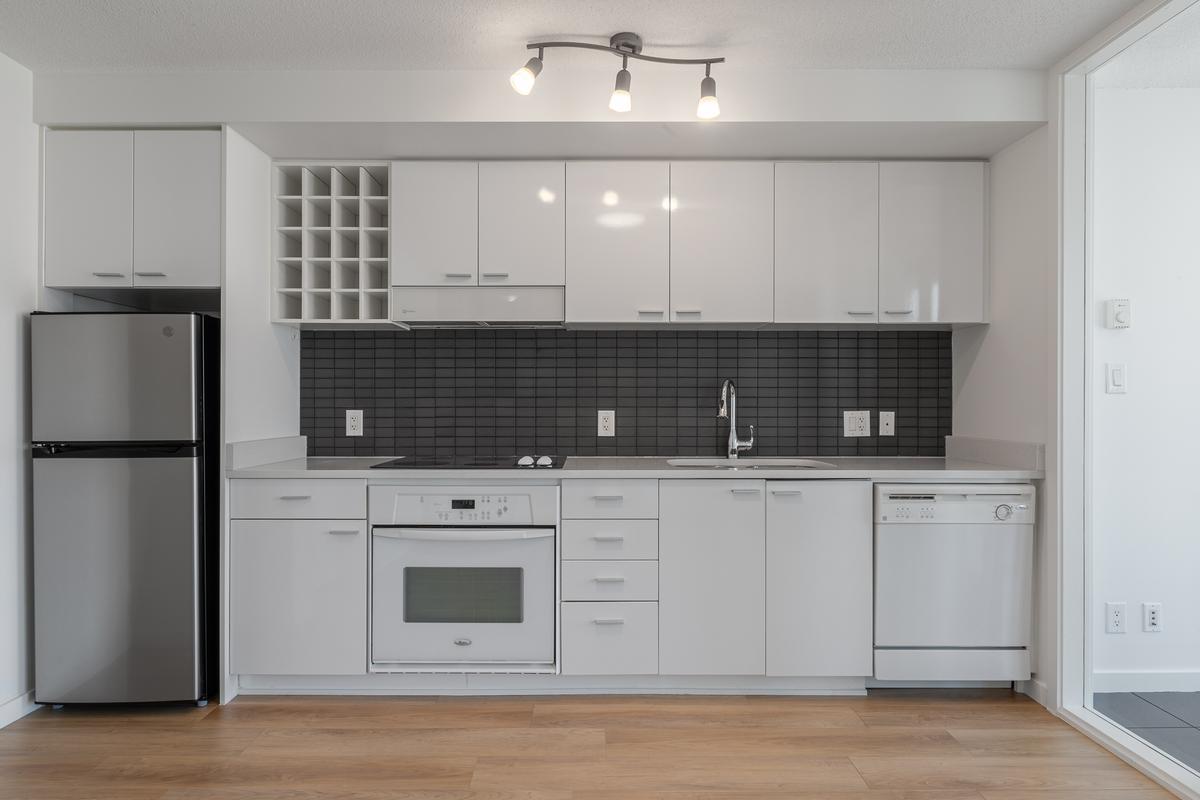 2902 - 111 W. Georgia Street