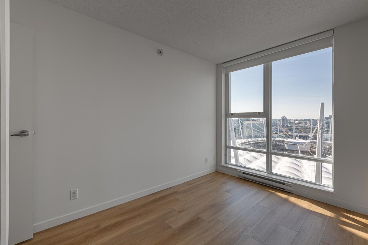 2902 - 111 W. Georgia Street