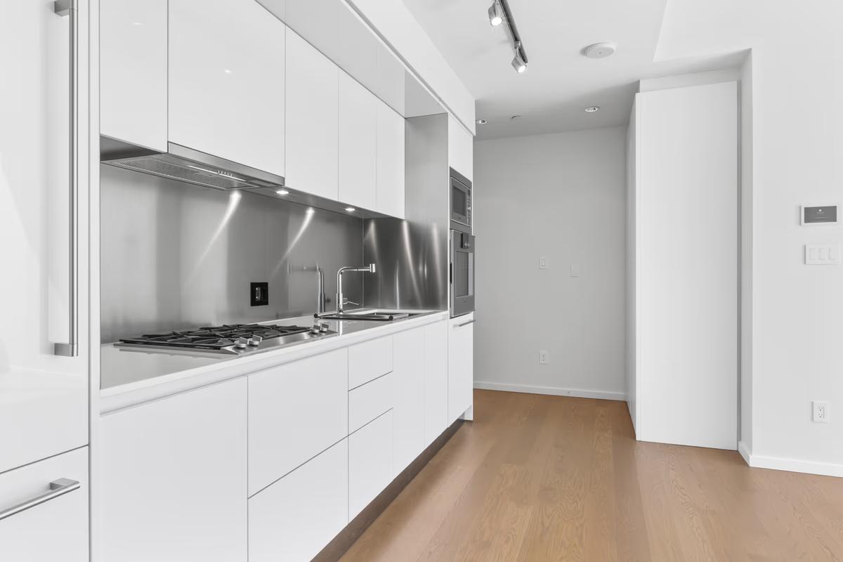 3708 - 1151 W. Georgia Street