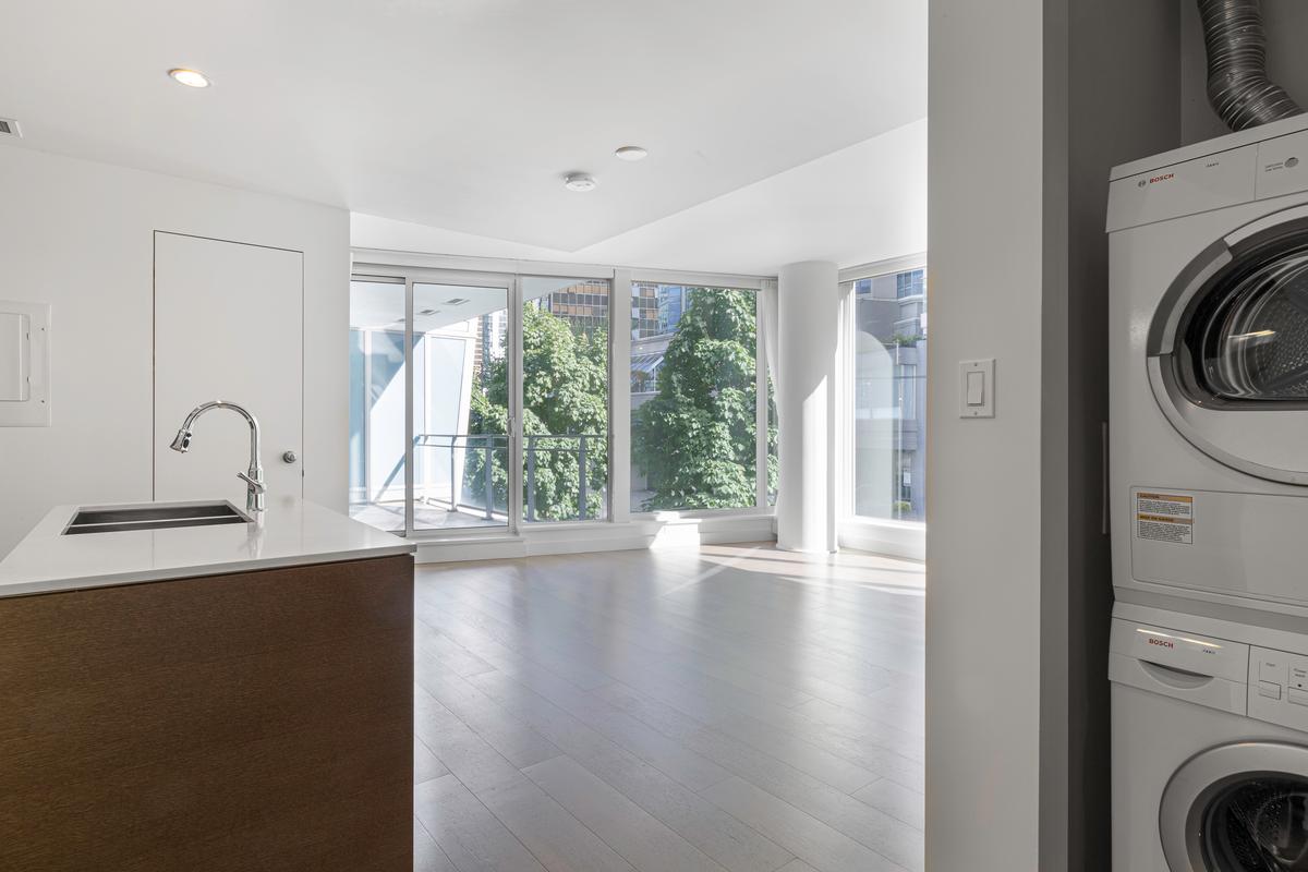 204 - 1499 W. Pender Street