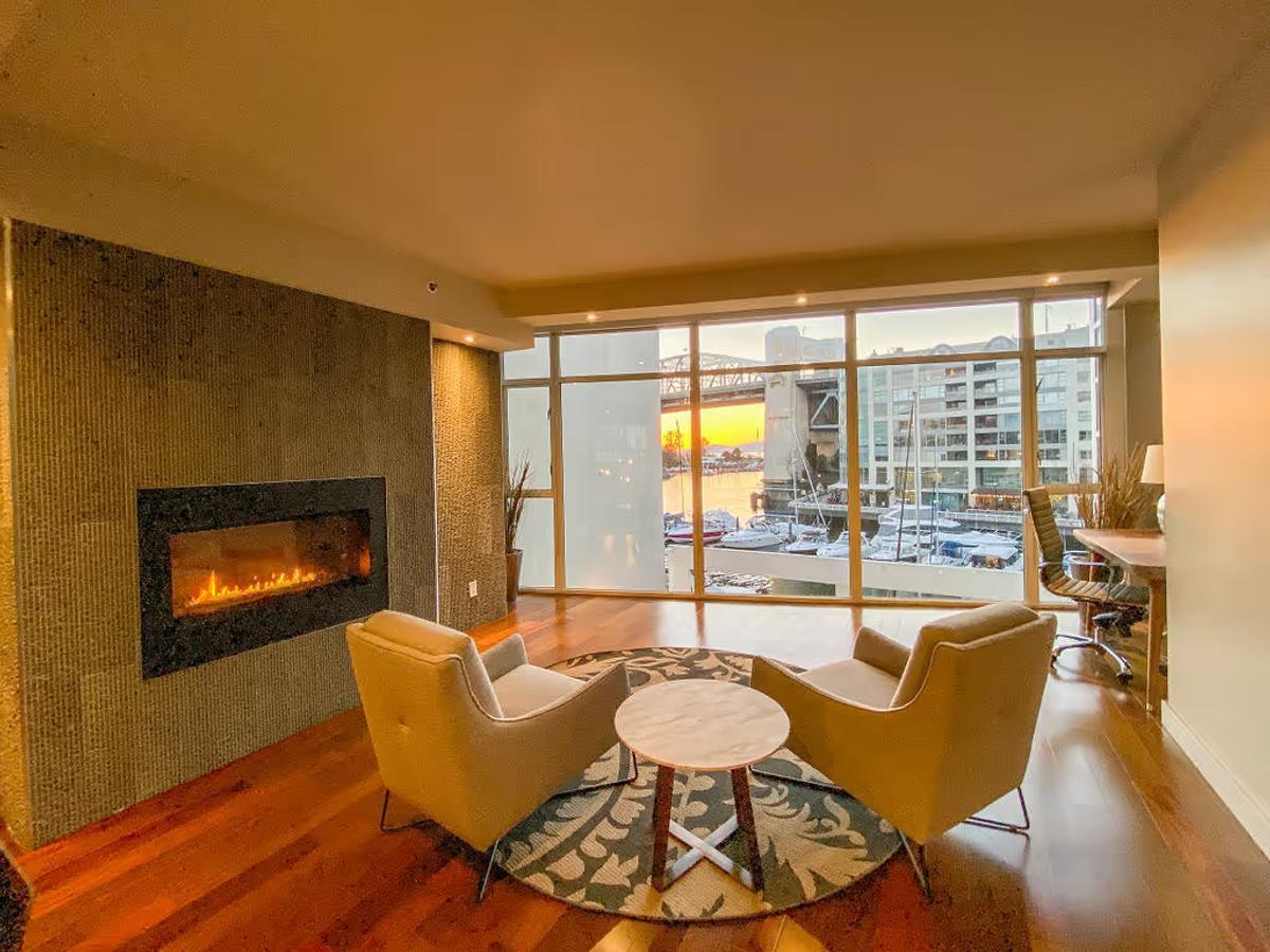 Villa #2 - 988 Beach Ave