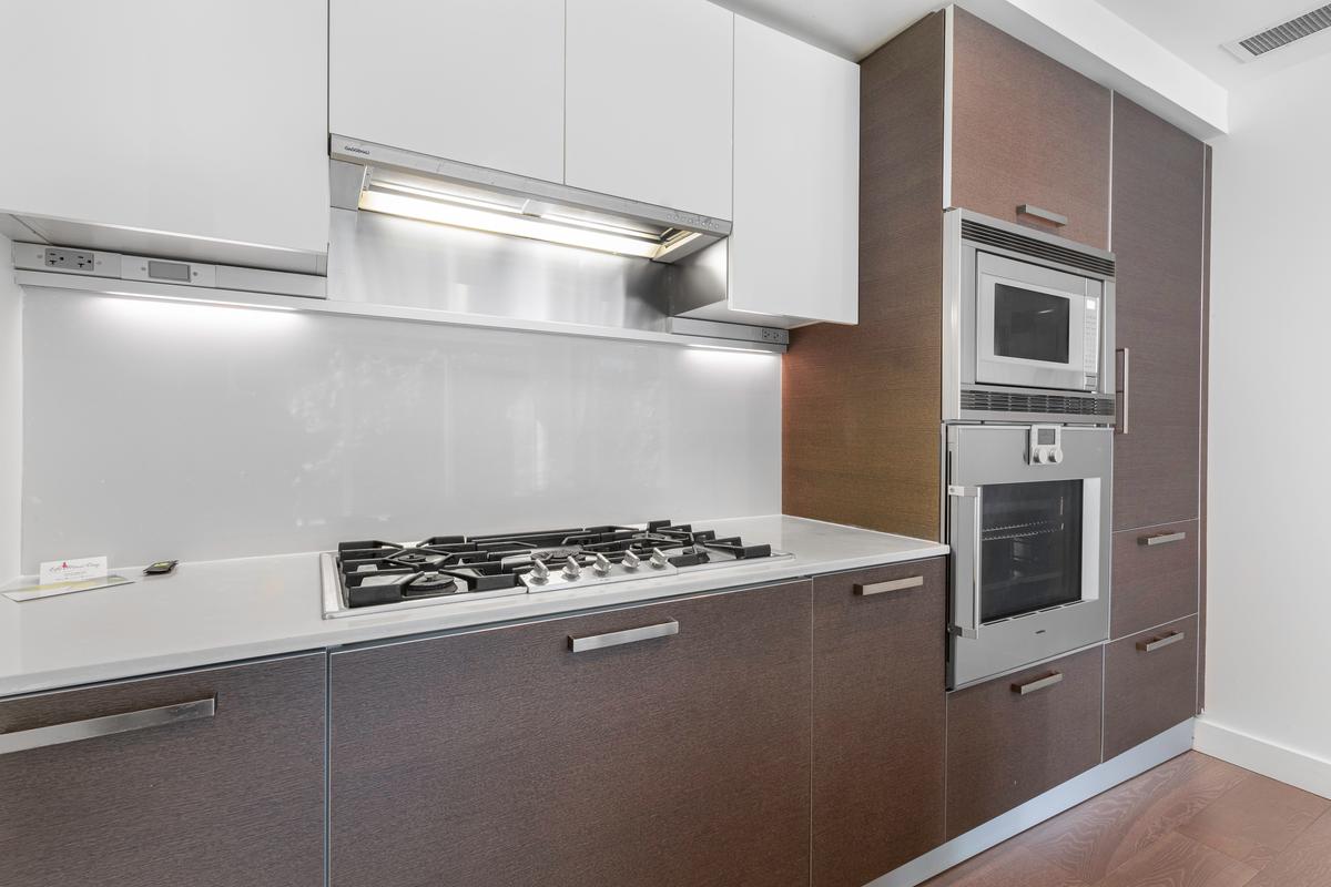204 - 1499 W. Pender Street
