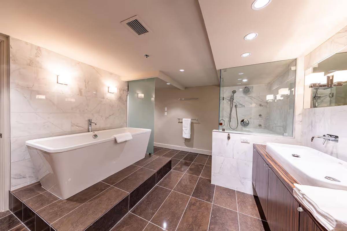 Villa #2 - 988 Beach Ave