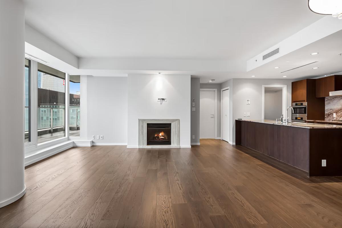3204 - 1011 W. Cordova Street