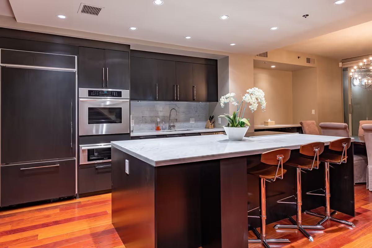 Villa #2 - 988 Beach Ave