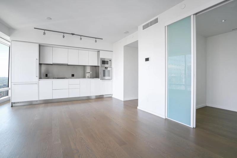 4801 - 1151 W. Georgia Street