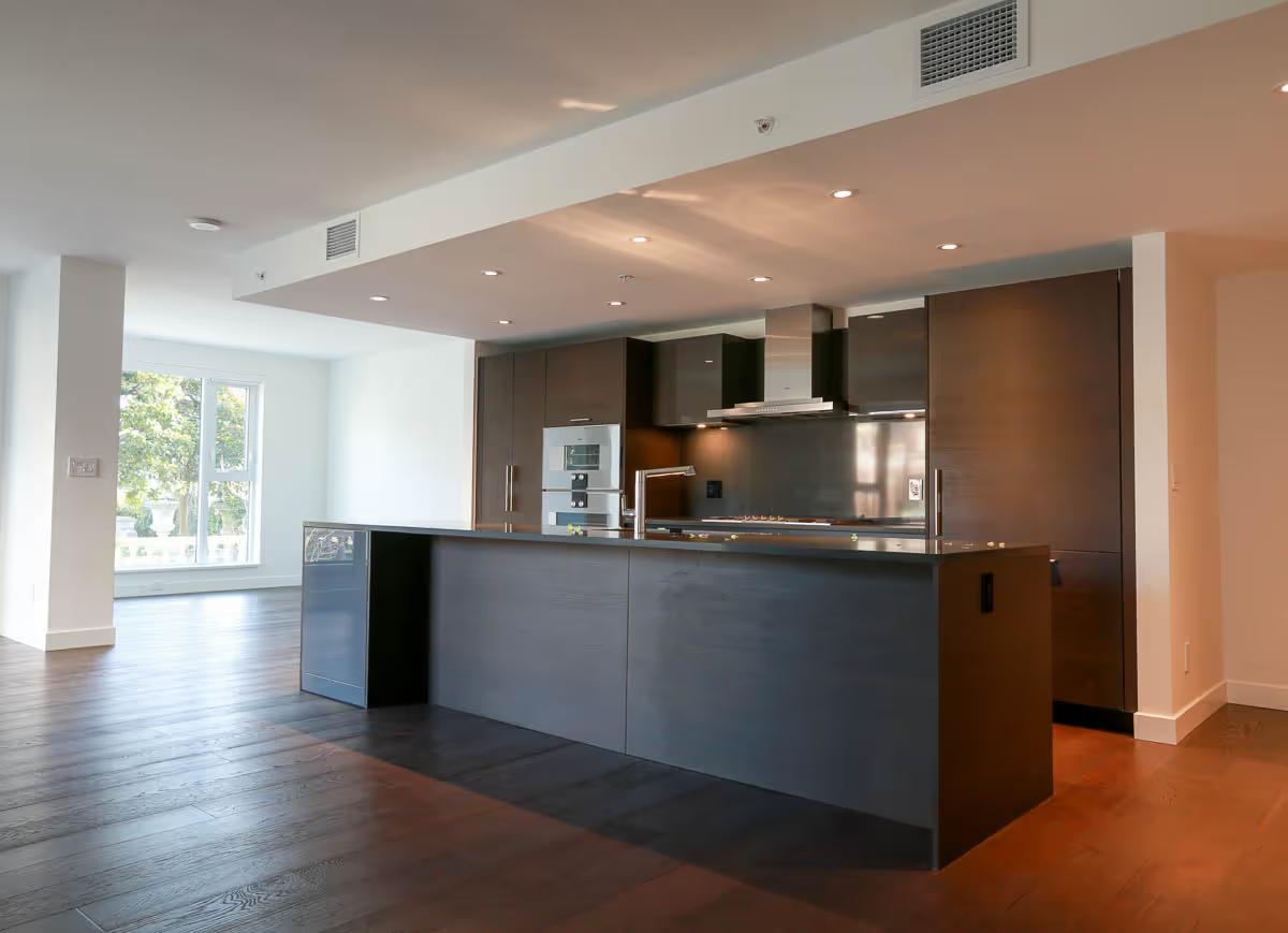 506 - 1561 W. 57th Avenue