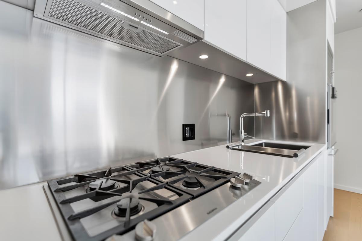 3708 - 1151 W. Georgia Street