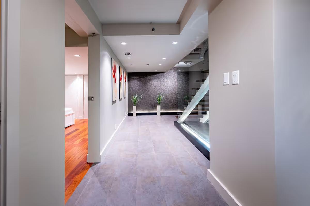 Villa #2 - 988 Beach Ave