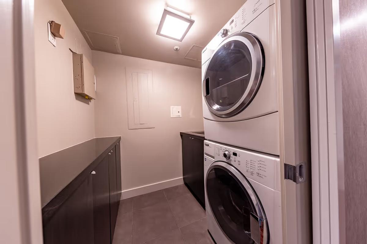 Villa #2 - 988 Beach Ave