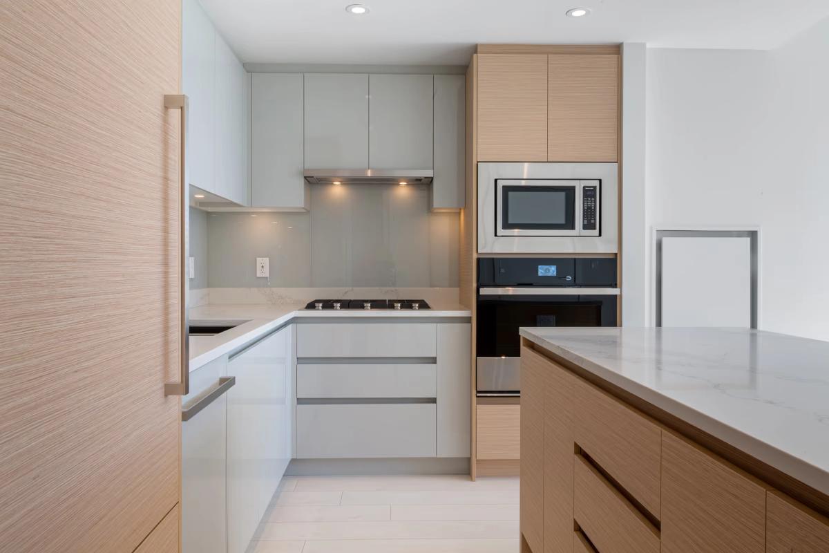 614 - 3538 Sawmill Crescent
