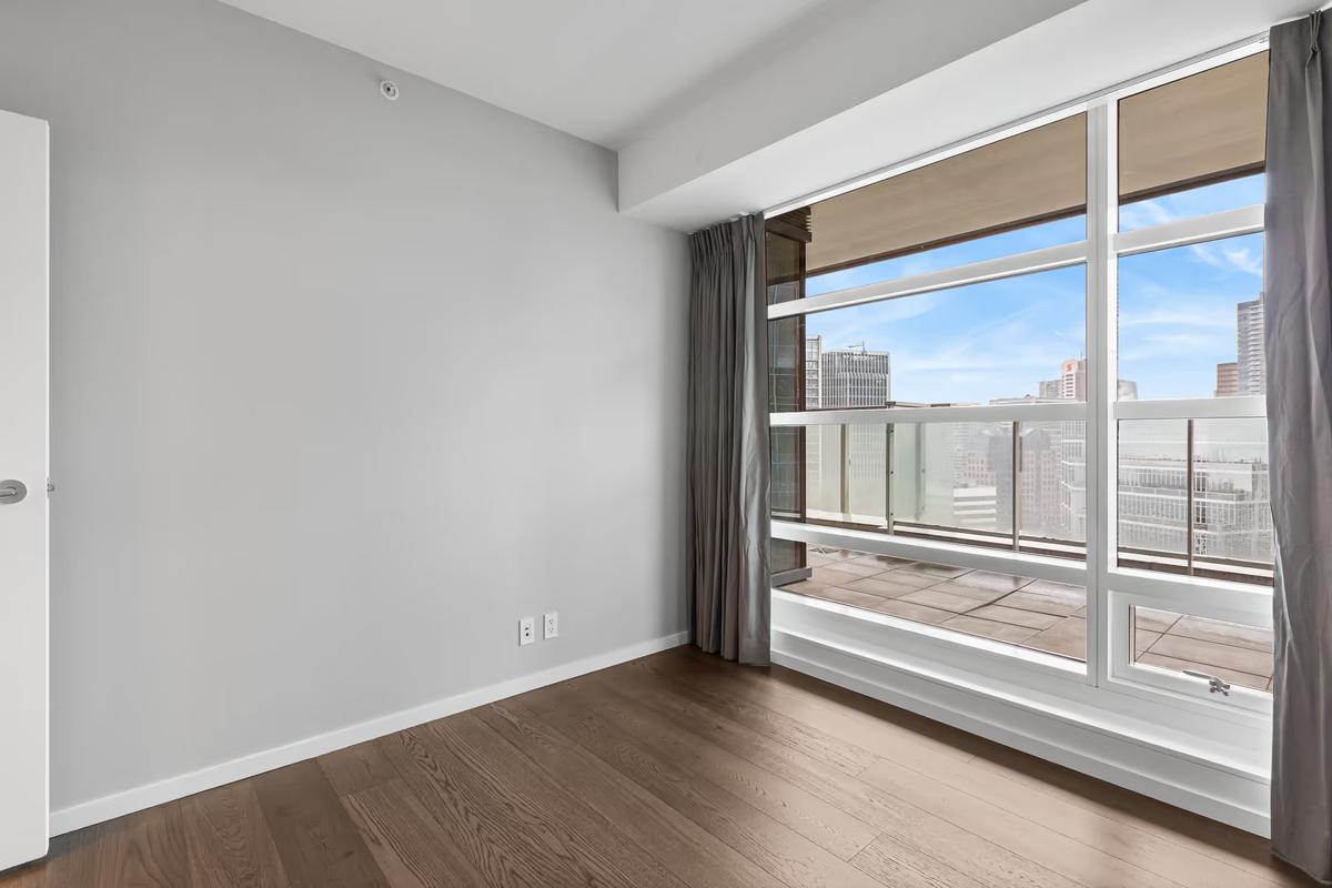 3204 - 1011 W. Cordova Street
