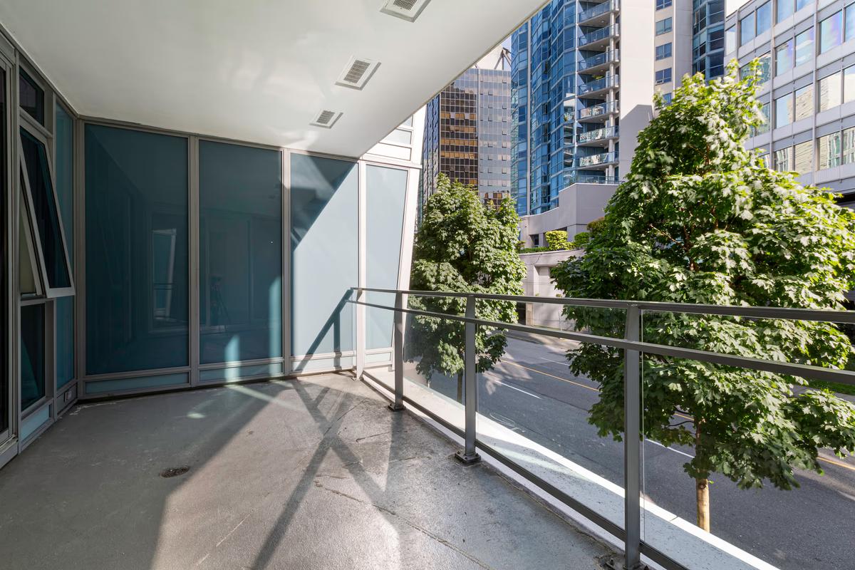 204 - 1499 W. Pender Street