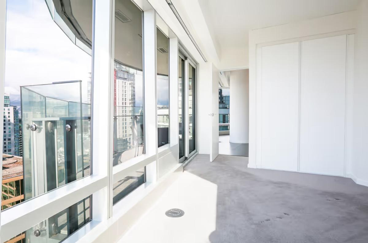 2605 - 1151 W. Georgia Street