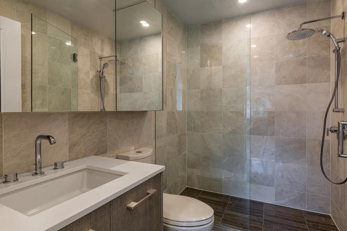 305 - 4908 Cambie Street