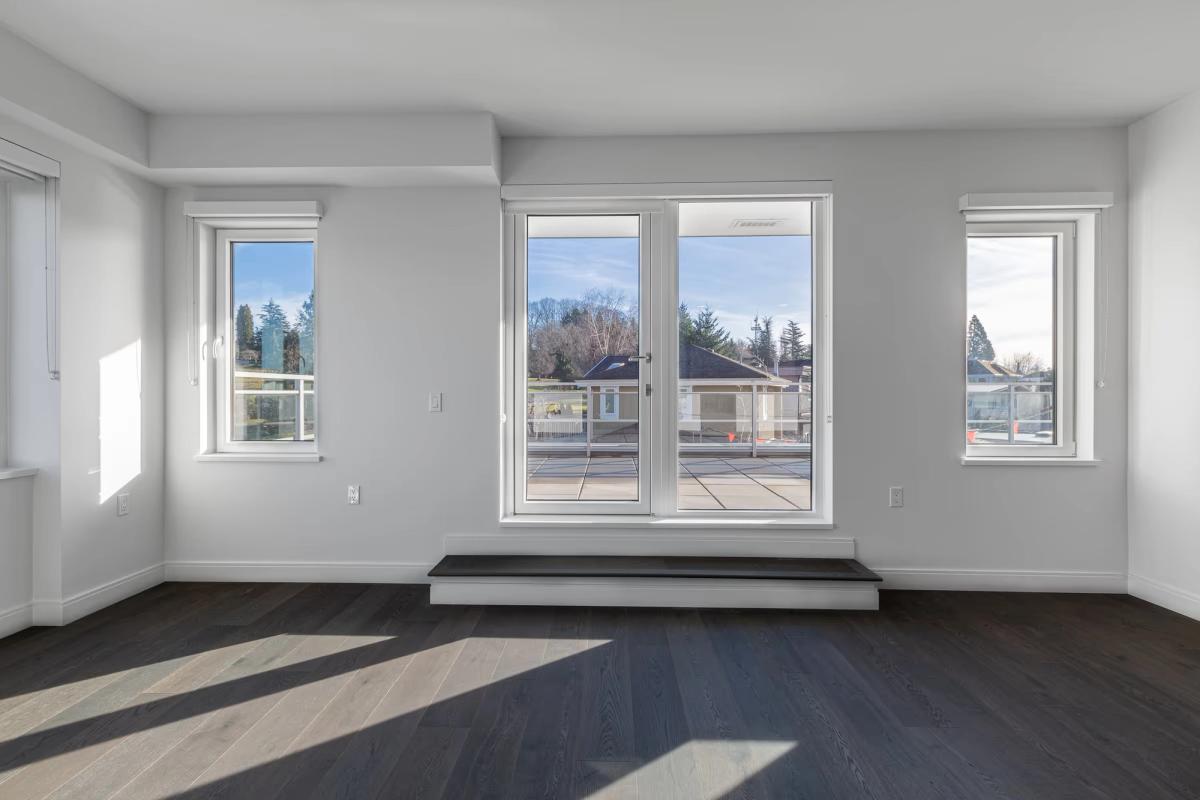 305 - 4908 Cambie Street