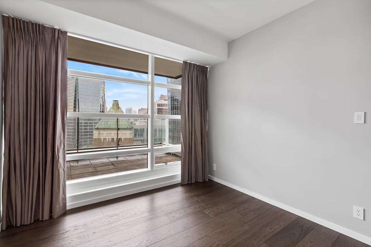 3204 - 1011 W. Cordova Street