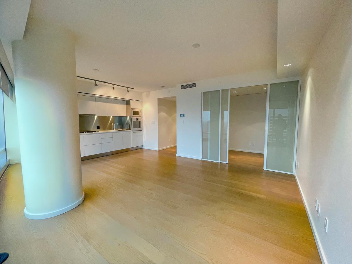 4801 - 1151 W. Georgia Street