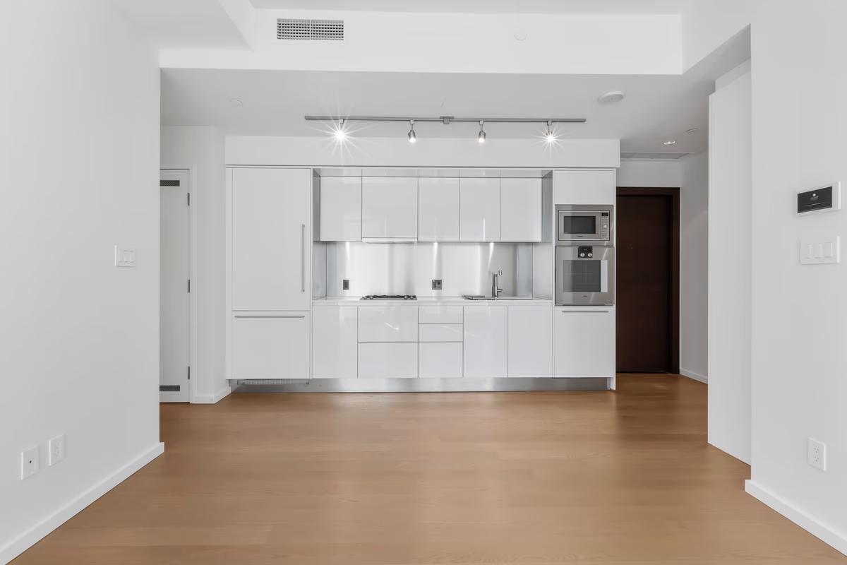 3708 - 1151 W. Georgia Street
