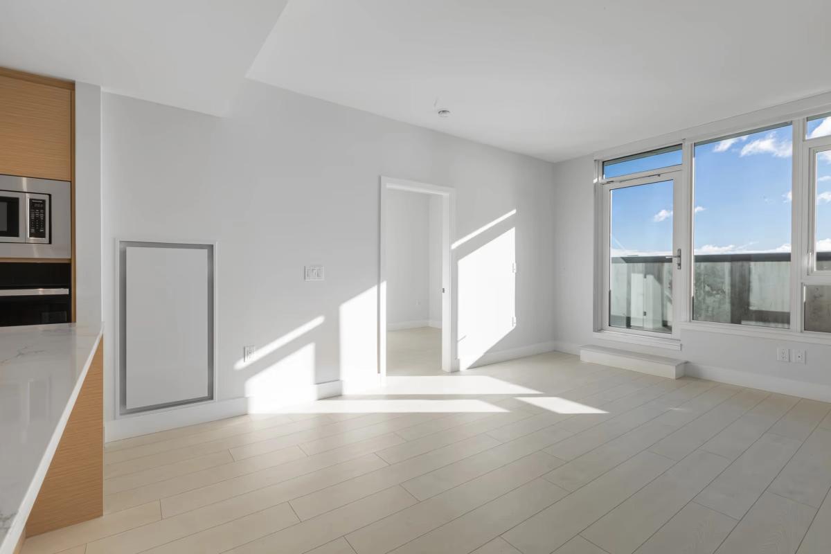 614 - 3538 Sawmill Crescent