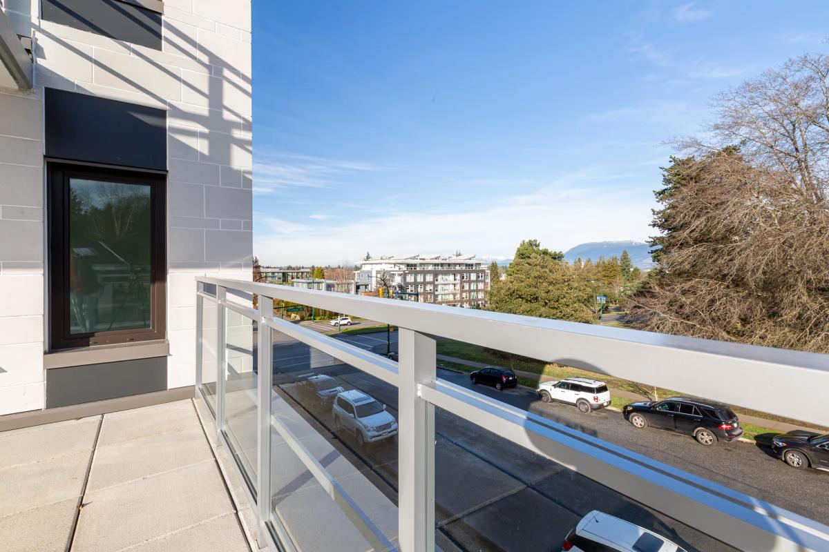 305 - 4908 Cambie Street