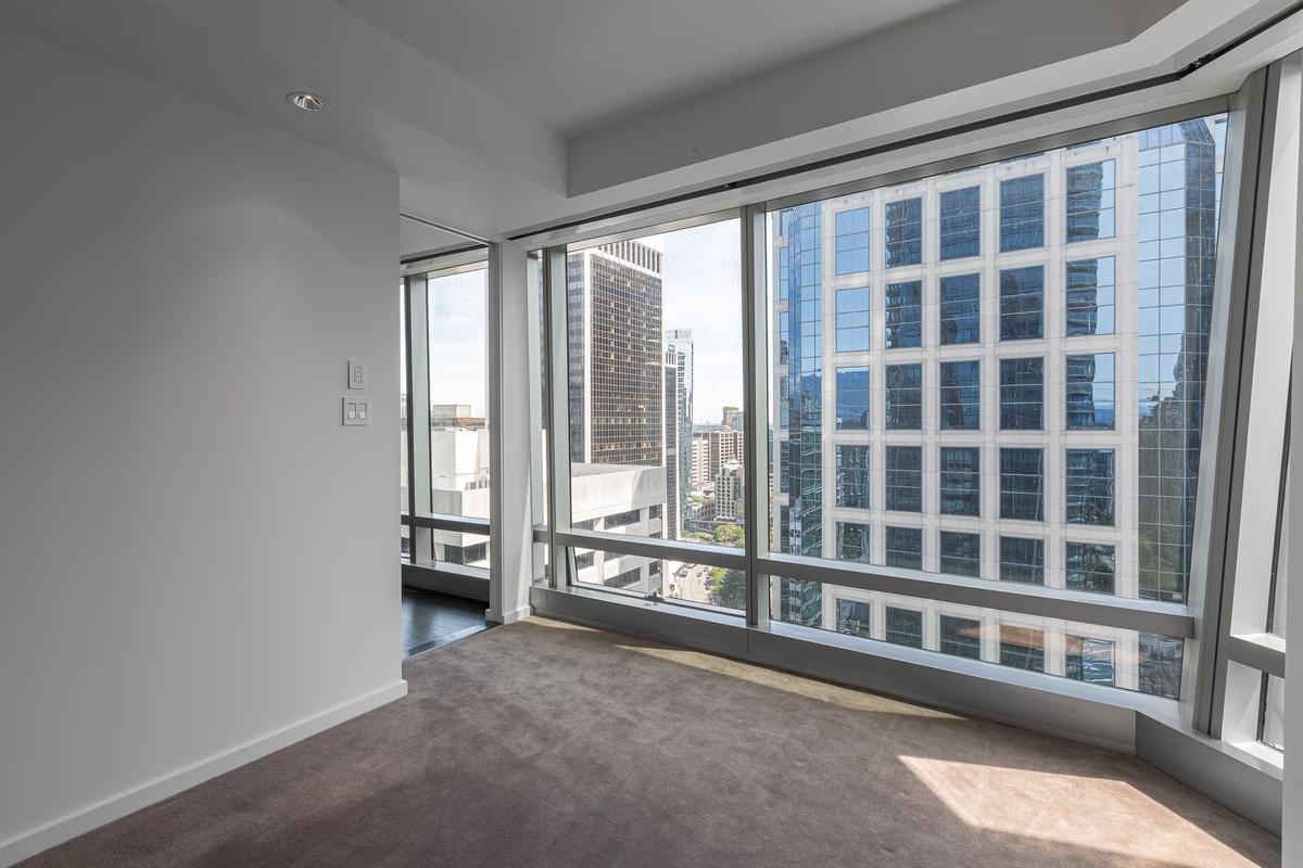 2601 - 1151 W. Georgia Street