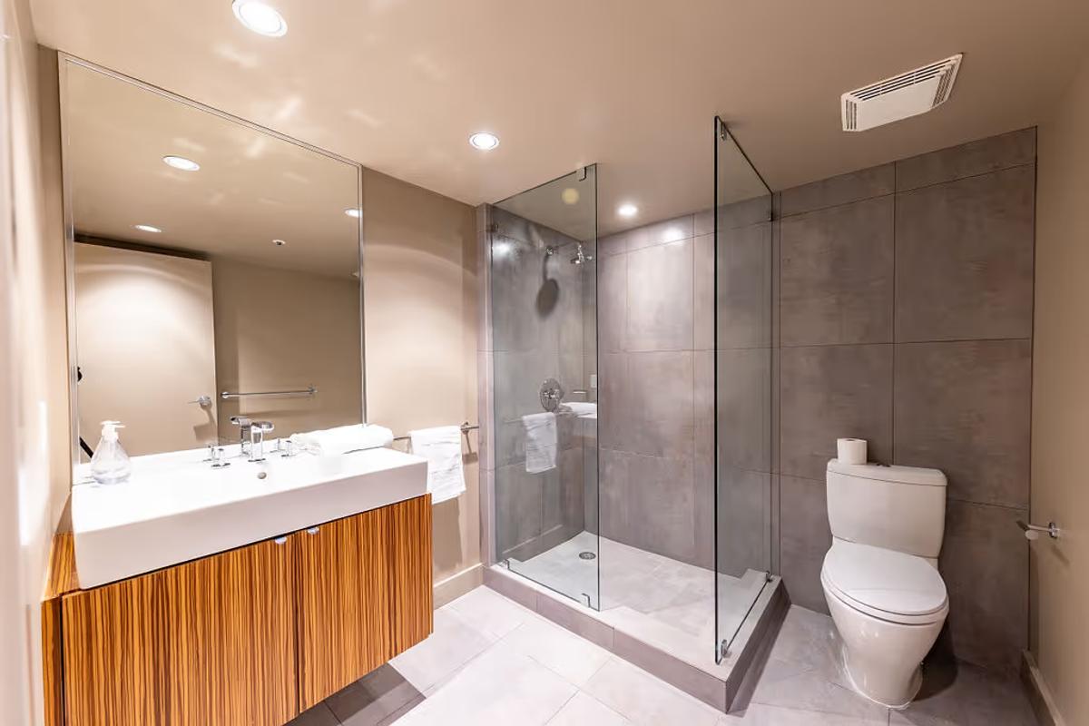 Villa #2 - 988 Beach Ave