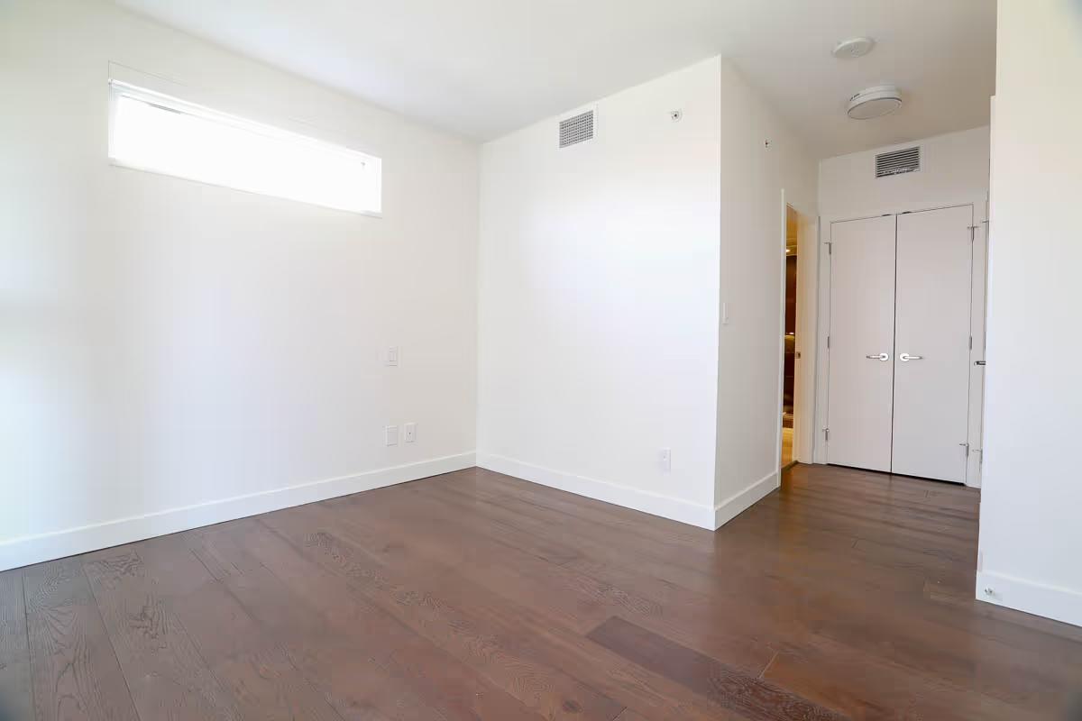506 - 1561 W. 57th Avenue