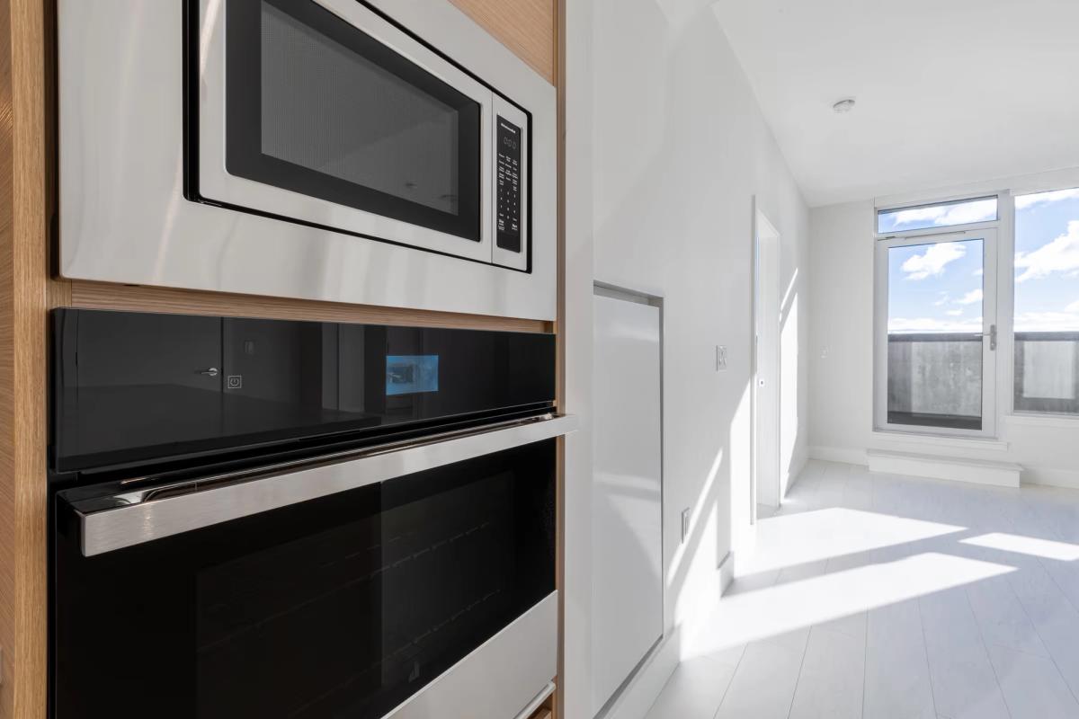 614 - 3538 Sawmill Crescent