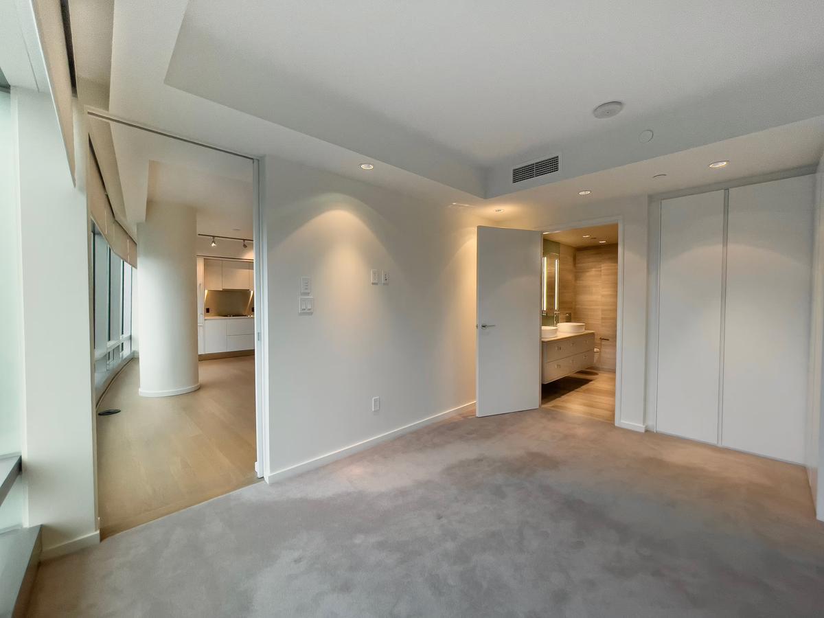 4801 - 1151 W. Georgia Street