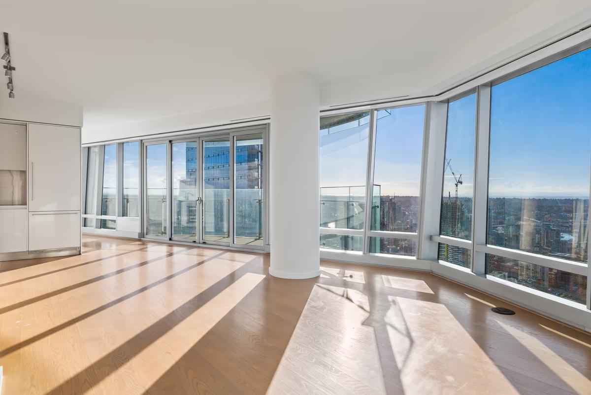 6102 - 1151 W. Georgia Street