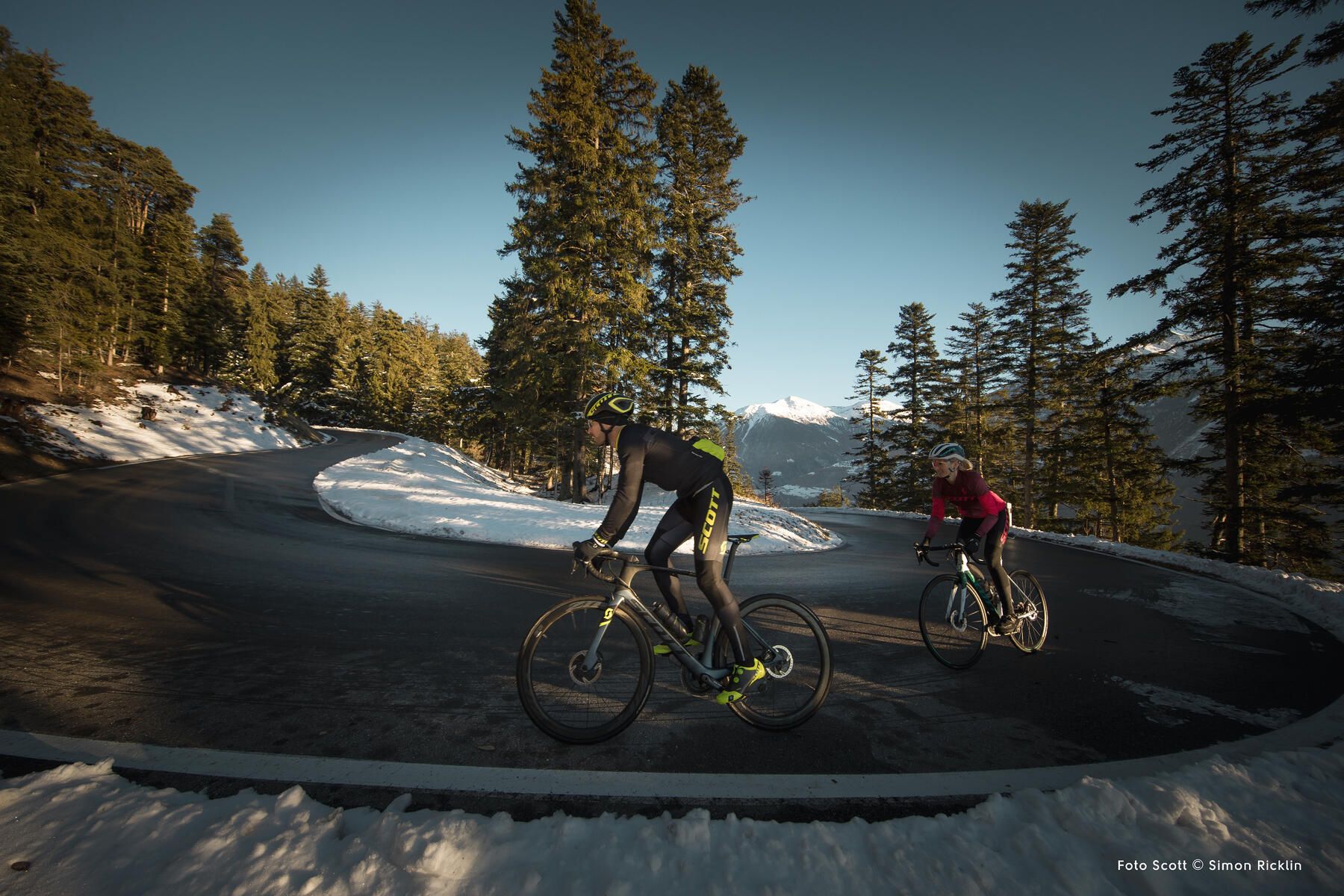 Imagen destacada de Freno convencional vs. Freno de disco en ciclismo de carretera