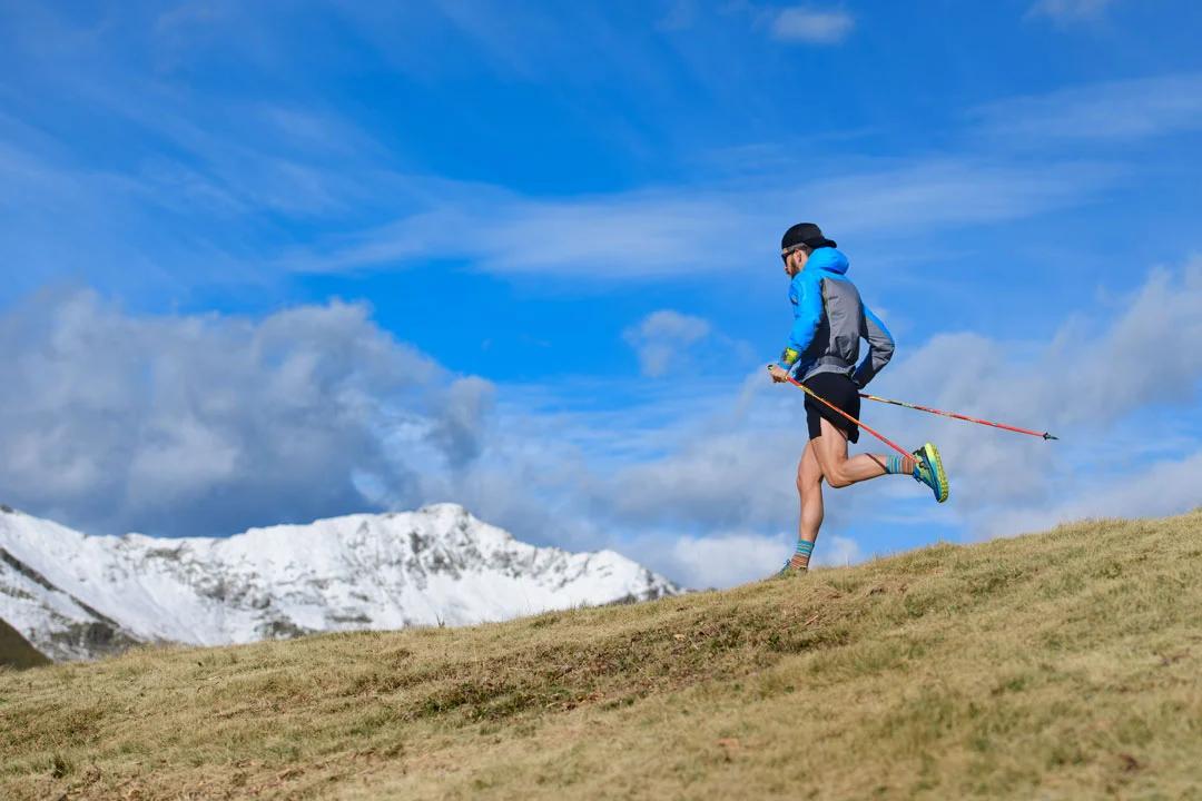 Imagen destacada de Los mejores bastones de trail running de 2024
