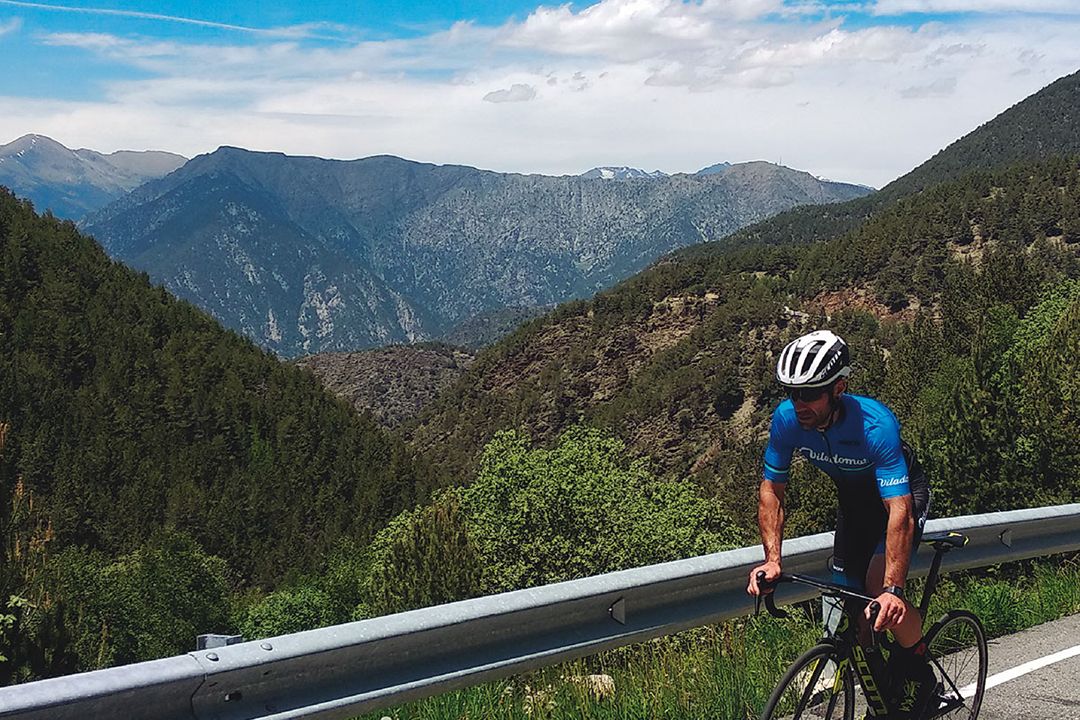 Imagen destacada de Todo lo que necesitas saber sobre el ciclismo de carretera