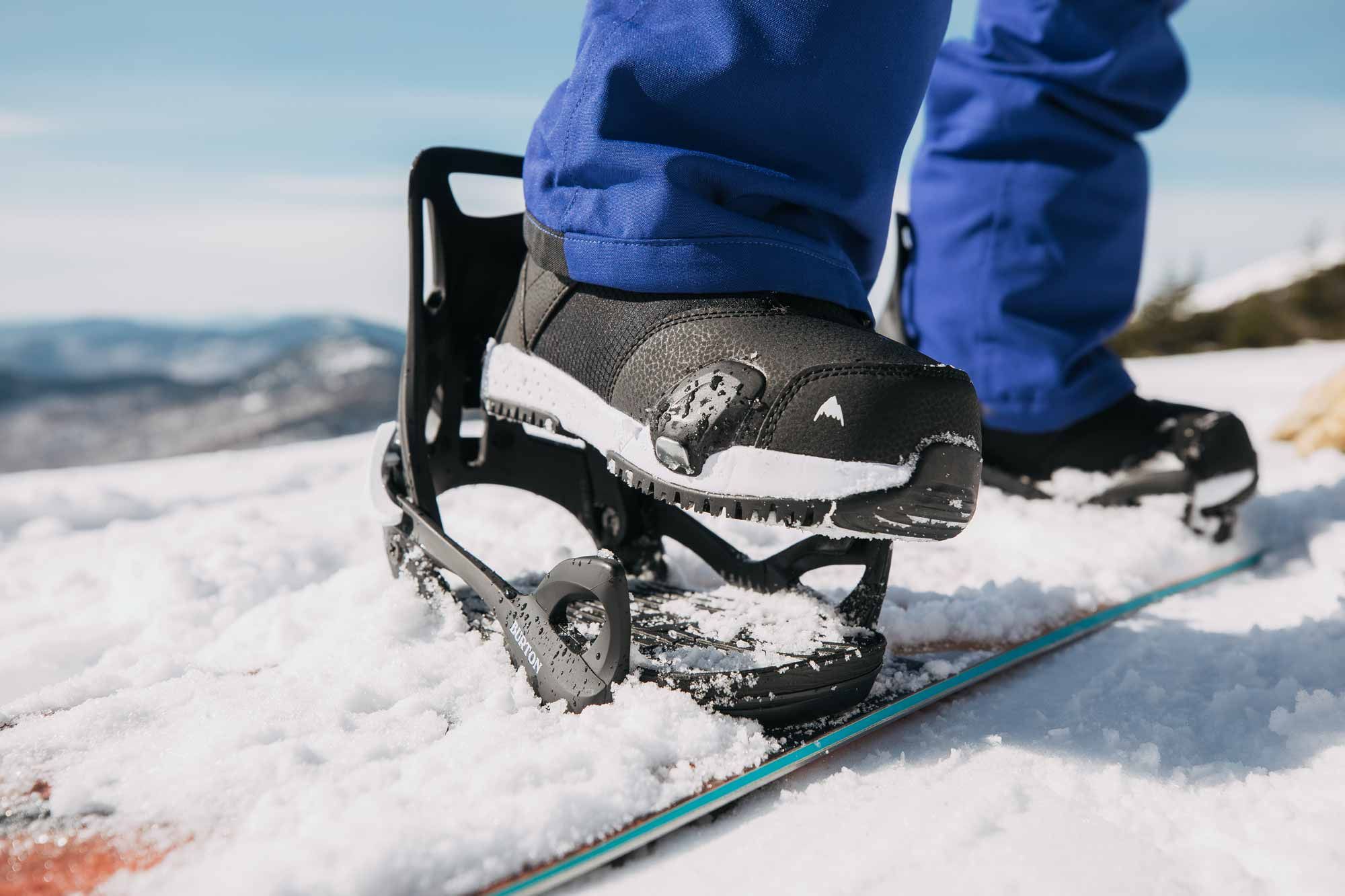 Imagen destacada de Fijaciones de snowboard Burton Step On vs. tradicionales