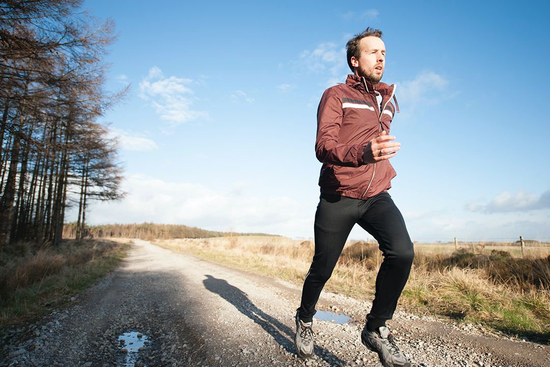 Imagen destacada de Cómo prepararse para correr en invierno