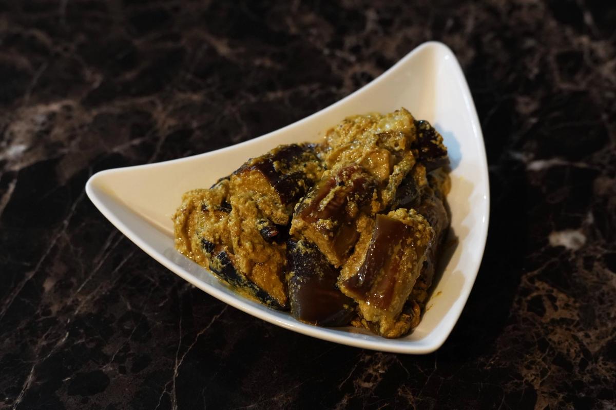 Begun (Eggplant) Posto