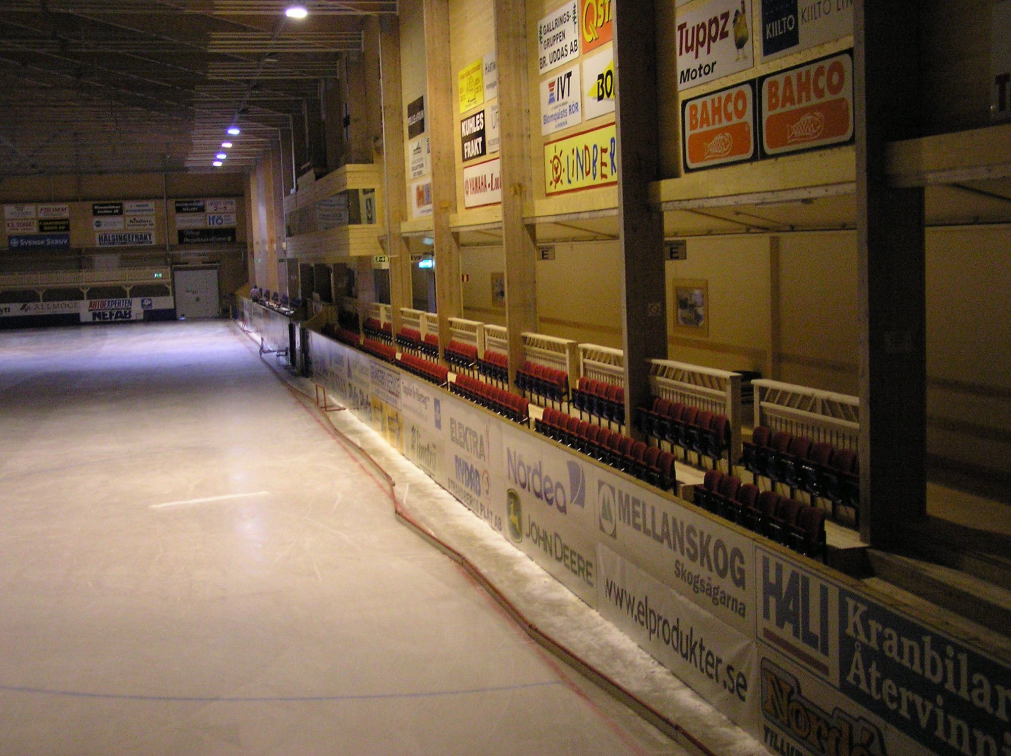 Inne i arenan, bild 21