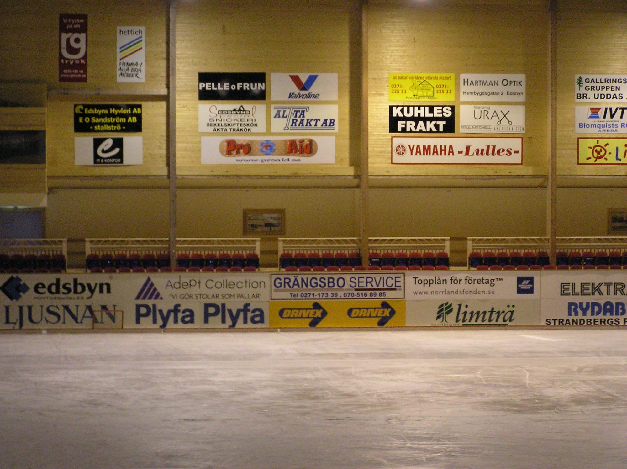 Inne i arenan, bild 19