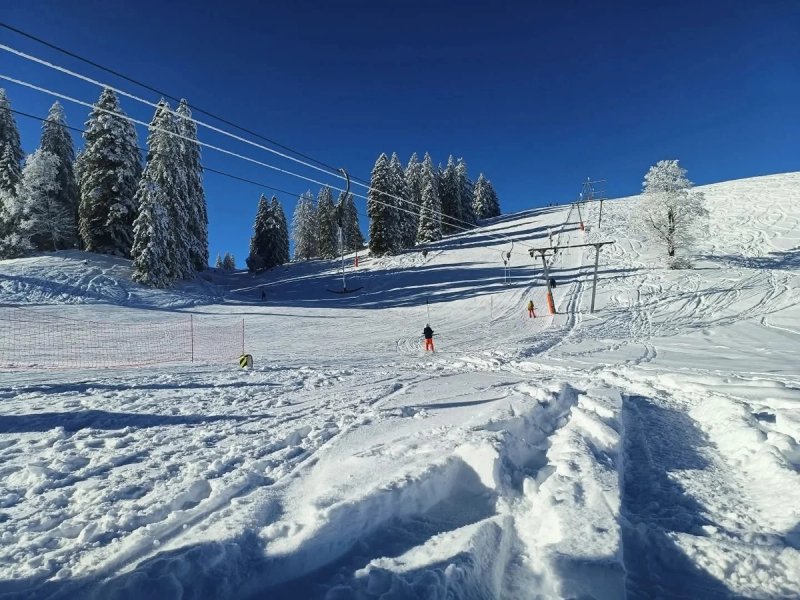 Téléski du Crêt-Meuron - La Vue-des-Alpes