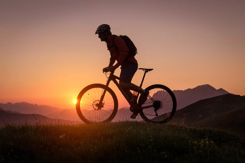 Mountain biking & E-bike