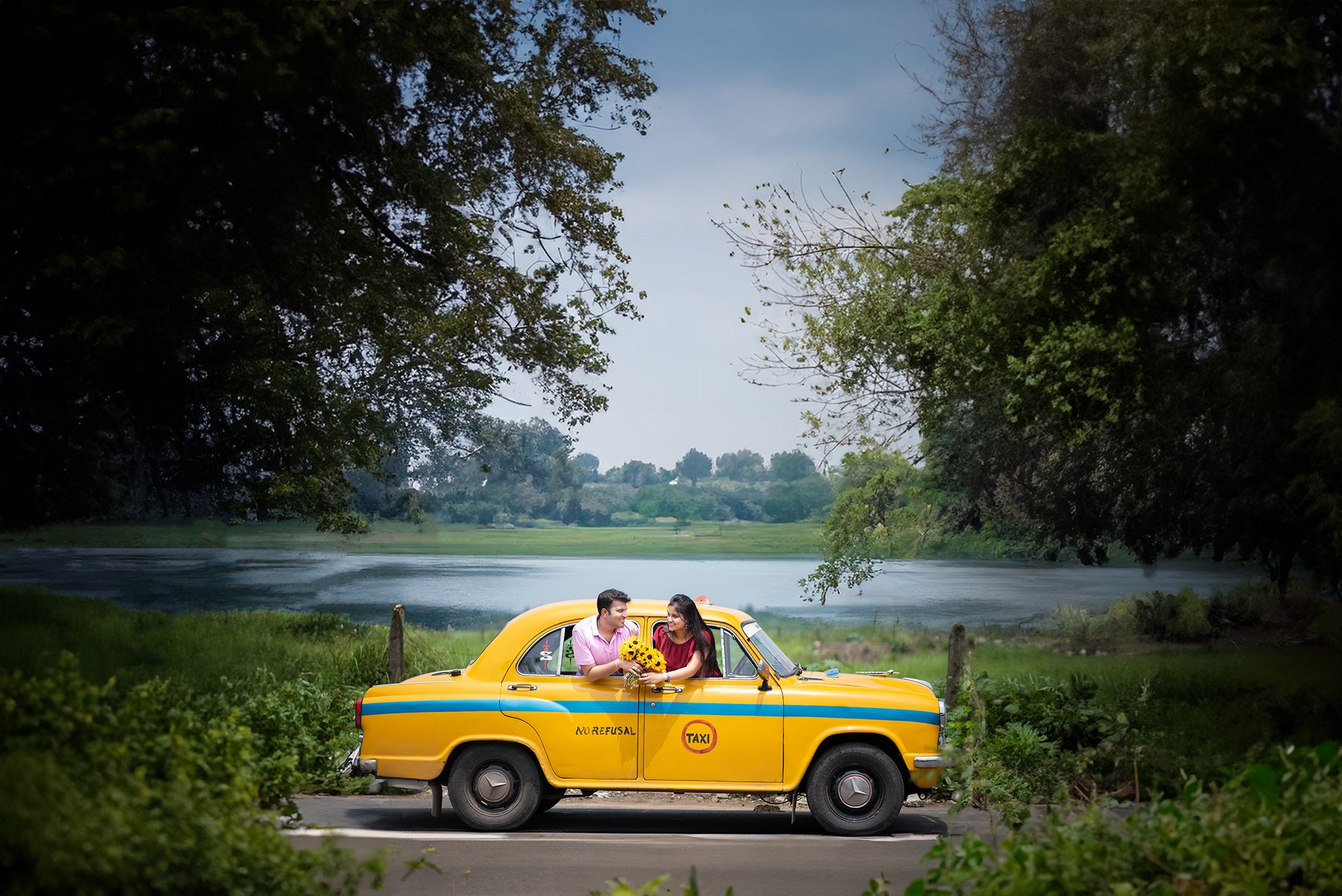 Kolkata Yellow Taxi Love Story by the Lake | Destination Style Pre Wedding Photography
