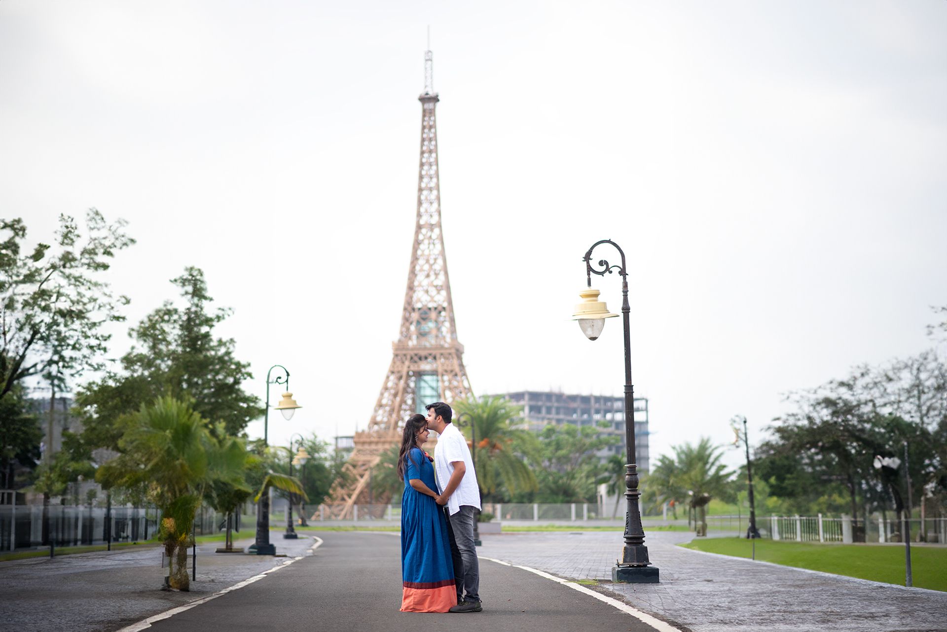 Romantic Eiffel Tower Inspired Pre Wedding Photoshoot | The Vedic Wedding