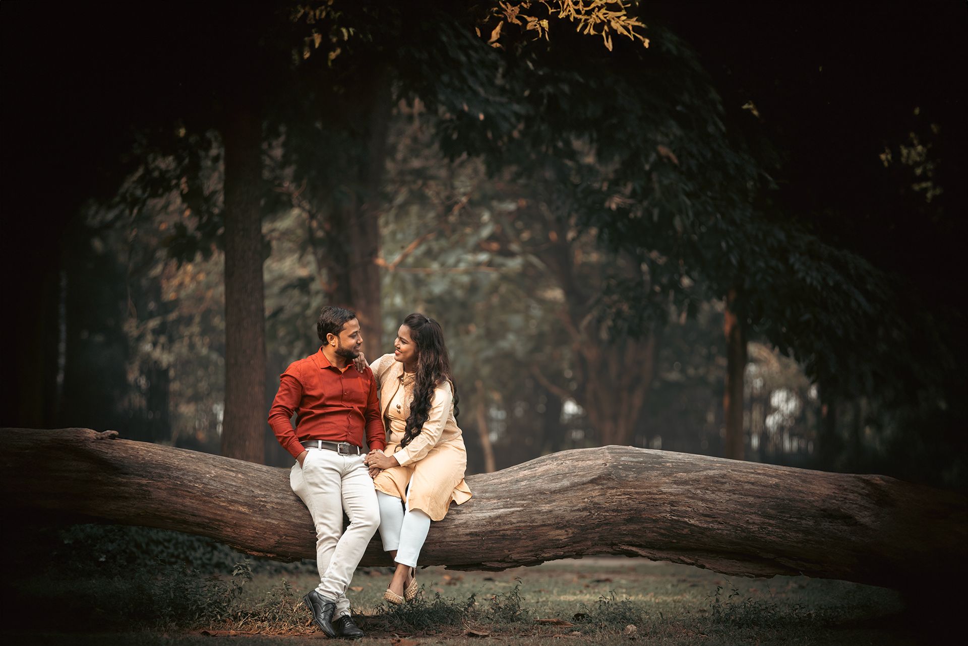 Romantic Nature Pre Wedding Photoshoot in Kolkata | Creative Couple Photography by The Vedic Wedding